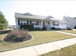 303 Bluebird Ln, Savoy, IL 61874
