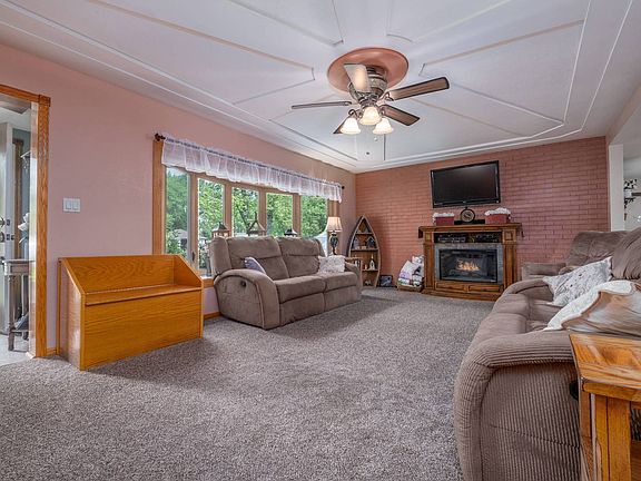4th image of 17201 Oriole Ave