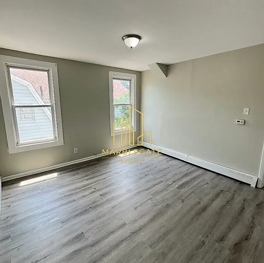 4 bed, $2,595 — Photo 4