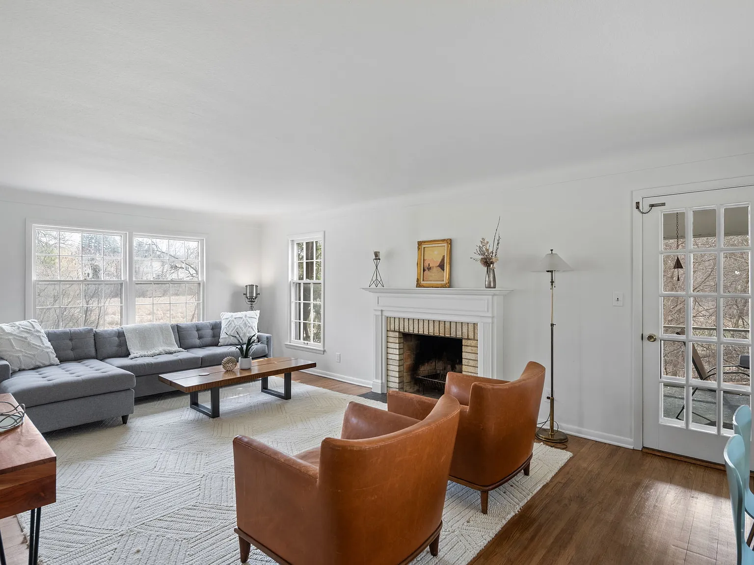 355 Margaret Cir — Photo 4