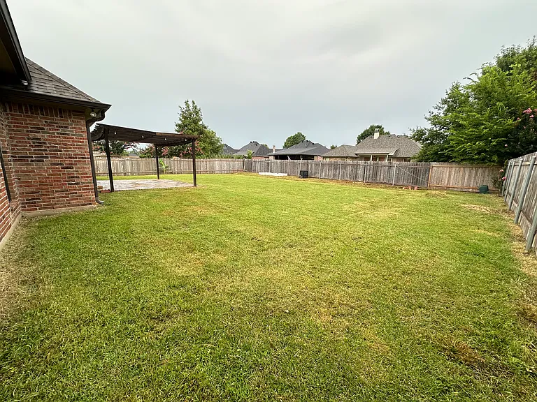 9427 Milbank Dr — Photo 20