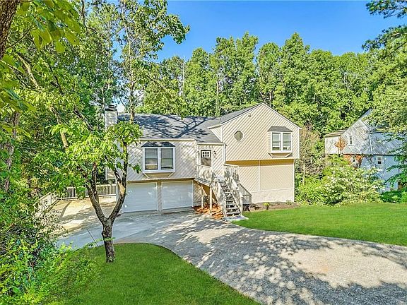 3rd image of 1752 Jody Dr NE