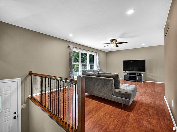 2nd image of 318 Arbor Vitae Dr