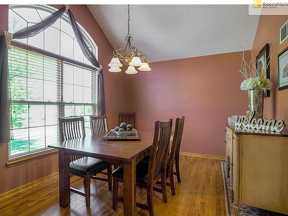 3rd image of 2704 NE Weston Cir