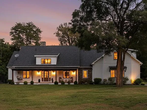 5988 New York 9h, Hudson, NY 12534