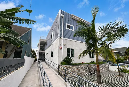 1212 W 37th Dr Photo 1