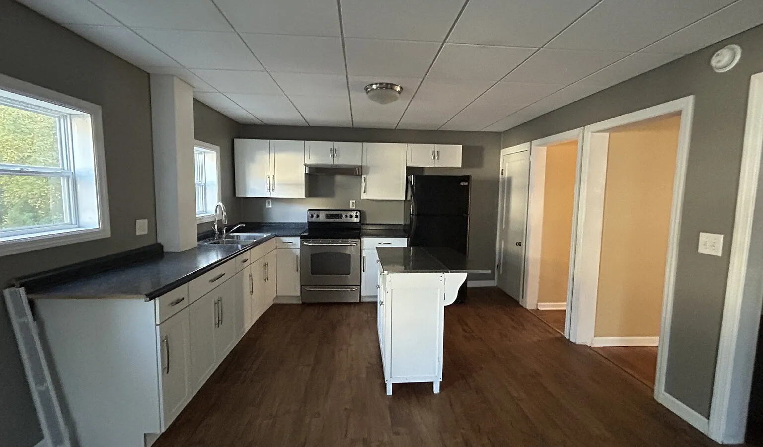 2 bed, 1.0 bath, $1,600 — Photo 3