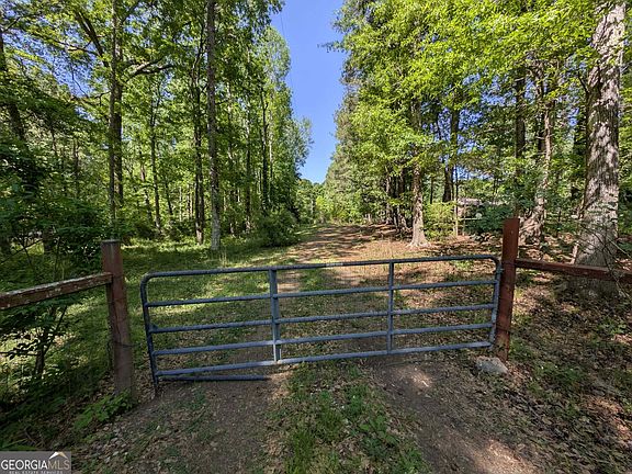 3rd image of 460 Etheridge Mill Rd