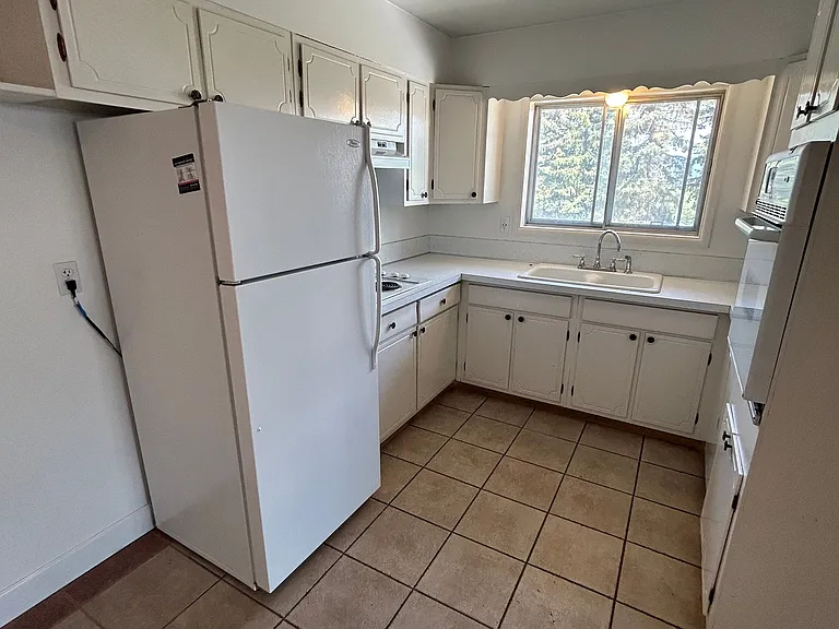 613 Crawford Ave — Photo 7