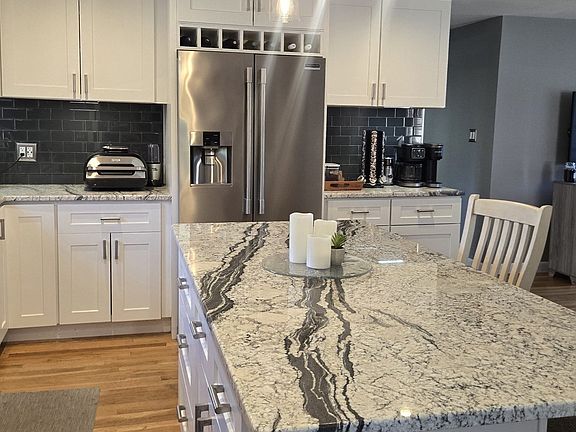 5th image of 11 University Ln