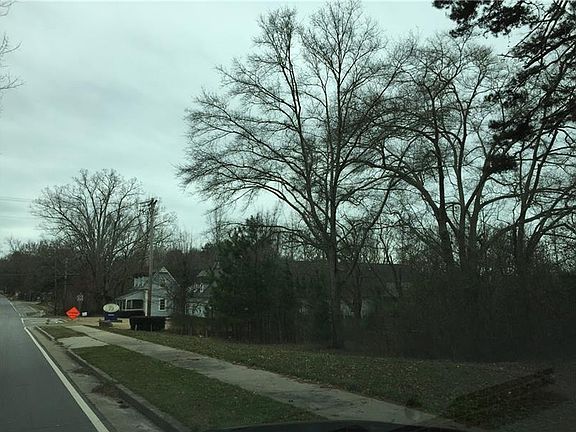 4th image of 17275 Birmingham Hwy