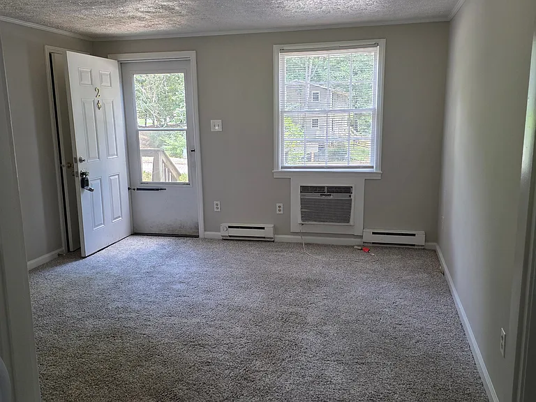 Bentley Woods Apartments — Photo 24