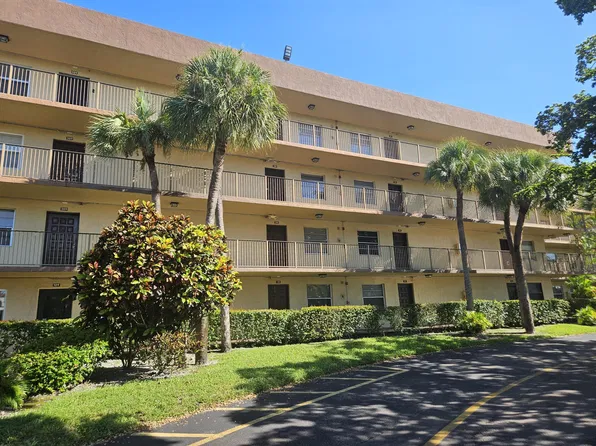 3121 NW 47TH Terrace #210, Lauderdale Lakes, FL 33319