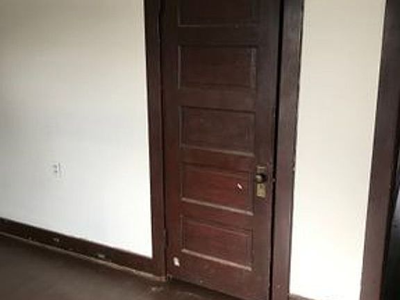 4th image of 25 W Hudson Ave