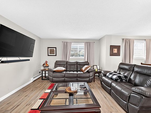 3rd image of 224 Church Rd #102