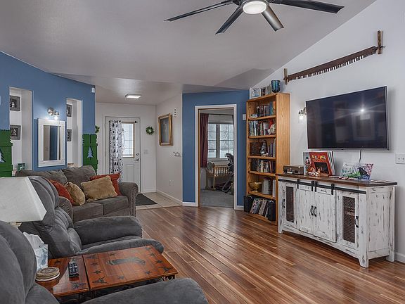 4th image of 780 Lakloey Dr