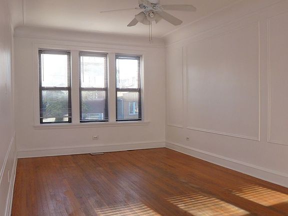 2nd image of 903 N Ashland Ave #2N