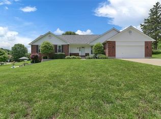 795 Bridgewater Xing, Villa Ridge, MO 63089