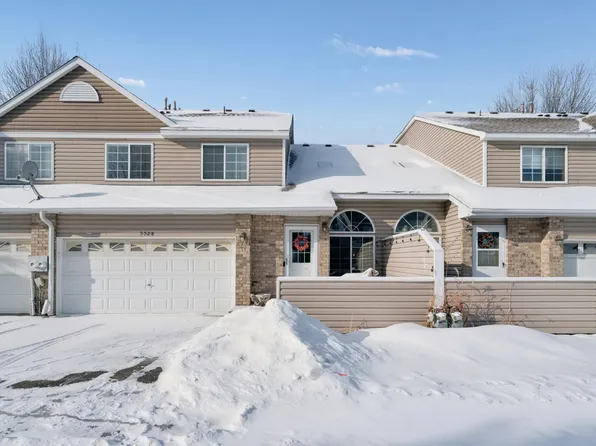 5528 E Fillmore Cir NE, Fridley, MN 55432