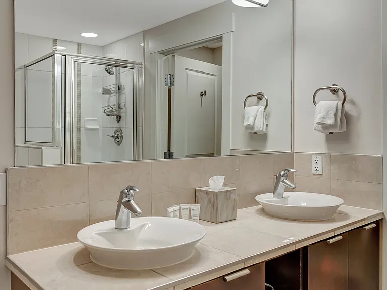 Main Bath Vanity