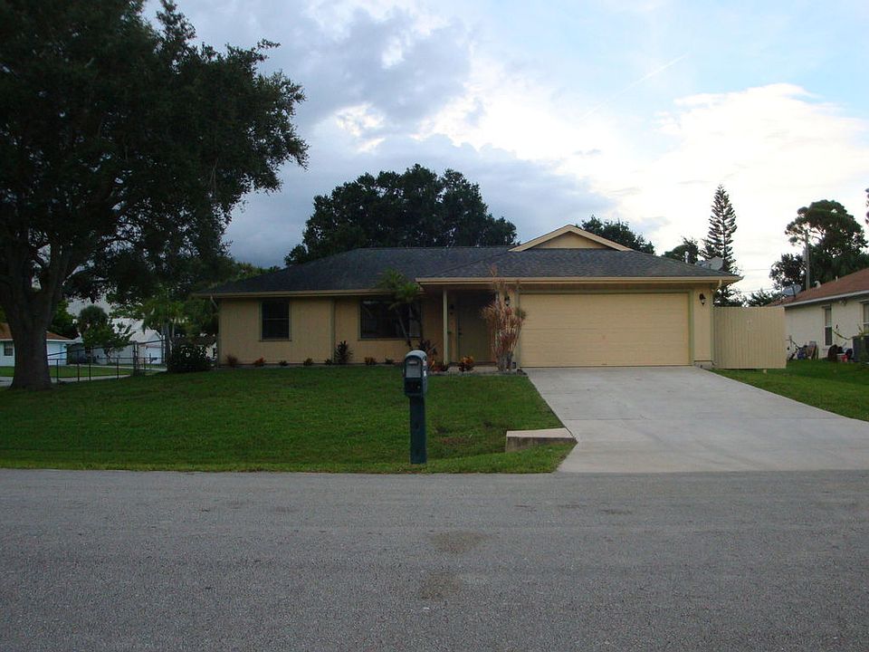 1st image of 2273 SE Longhorn Ave