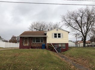 702 Hillcrest Rd, Milan, IL 61264