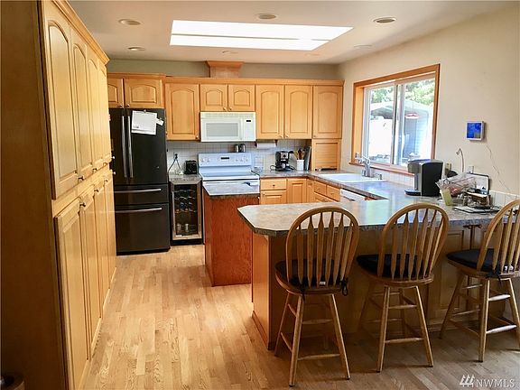 3rd image of 3420 80th Ave SE