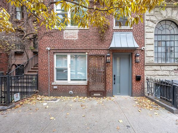 240 E 33rd St Unit Townhouse