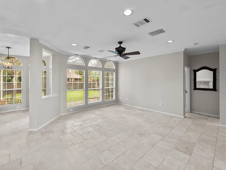 2421 Kittyhawk Dr — Photo 11