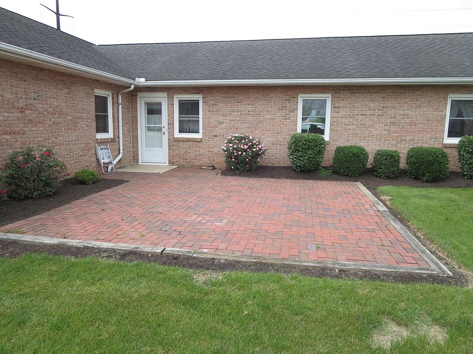 2nd image of 224 Cider Mill Rd