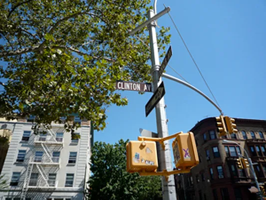 Rented by NY Casa Group | media 21