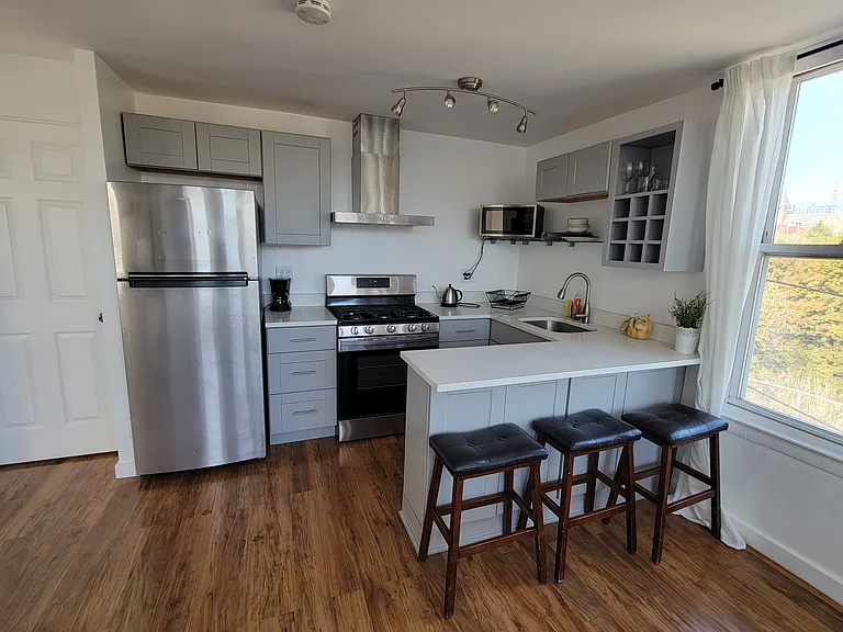 87 Chestnut Ave #2 — Photo 3
