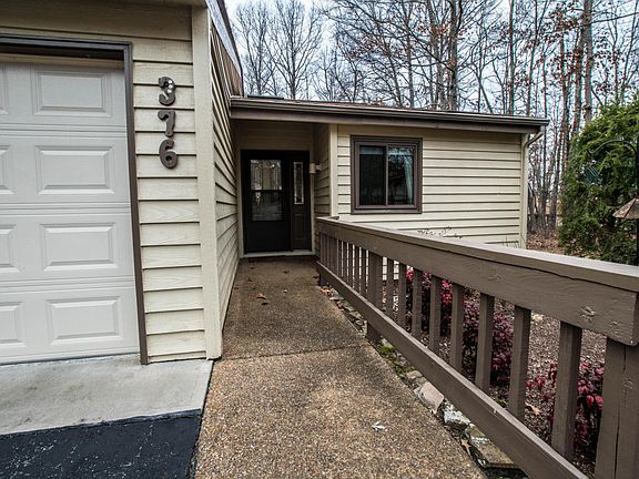 2nd image of 376 Lake Catherine Ct