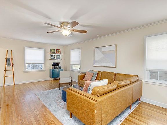 5th image of 123 Robert Ave
