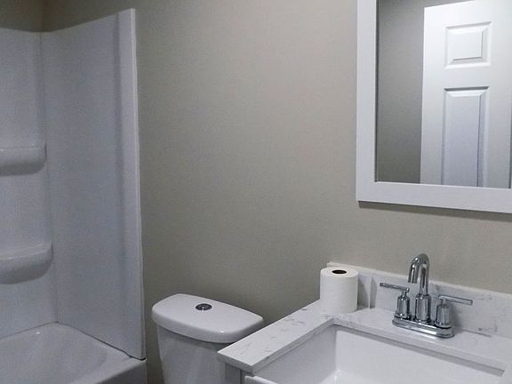 5th image of 121 W Broadway Ave APT 15