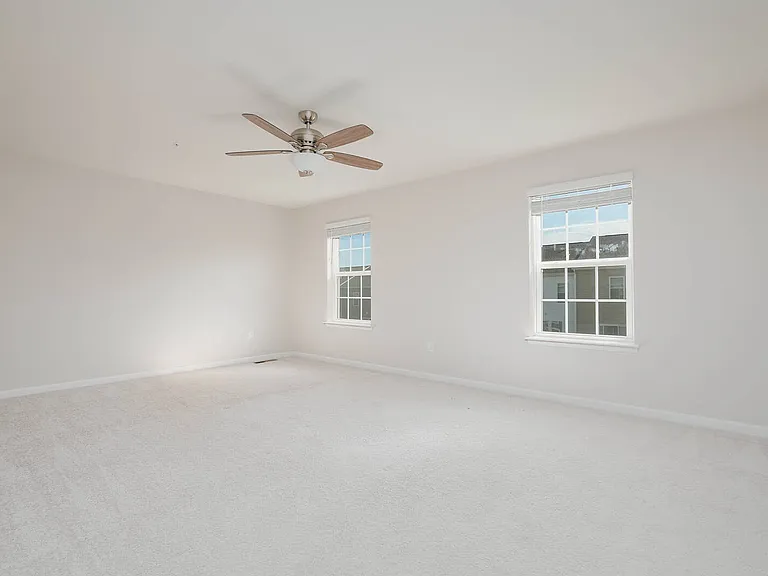 2085 Pomona Way — Photo 6