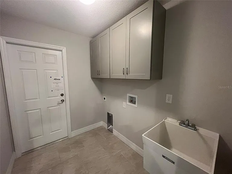 2451 Waller Rd — Photo 11