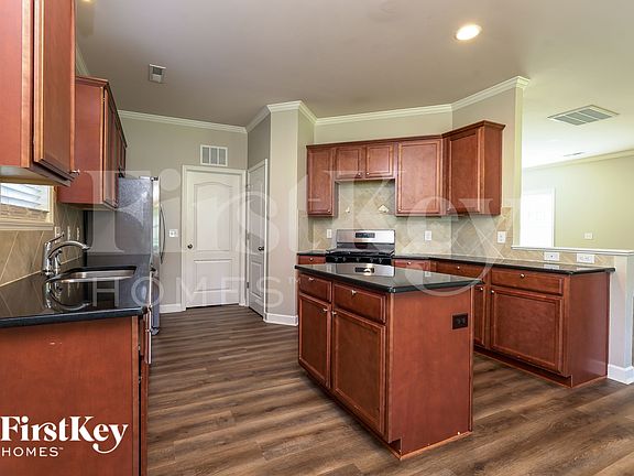 5th image of 111 Twisted Cypress Ln