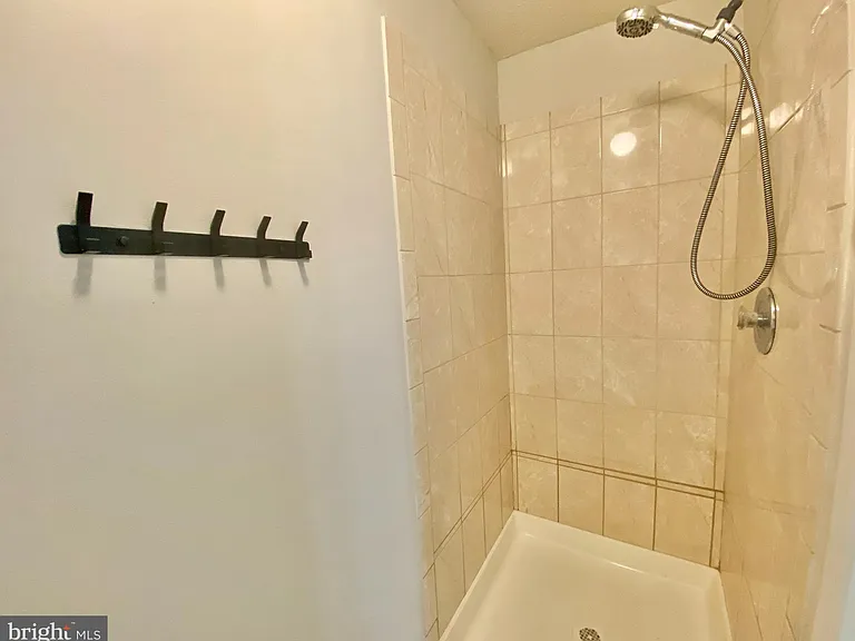 6212 Hillside Rd — Photo 24