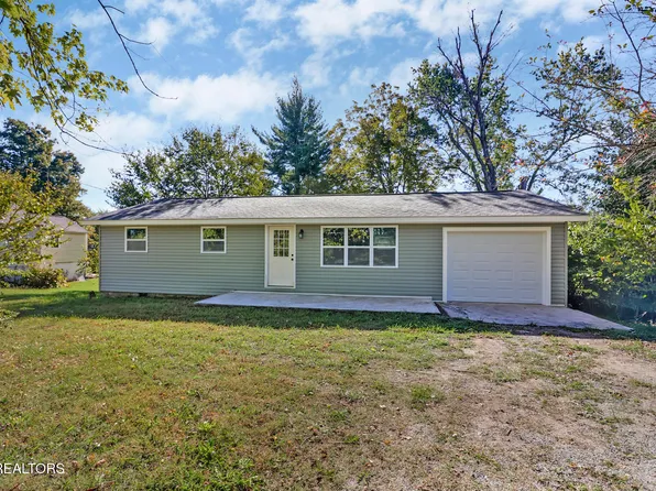 1700 E 1st St, Crossville, TN 38555