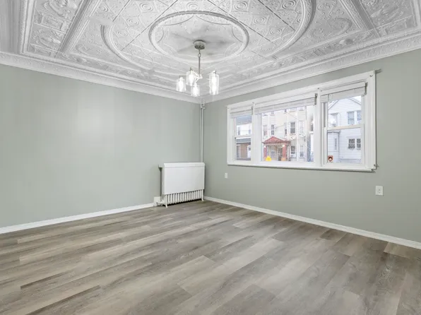 197 Hutton Street image 2 of 15