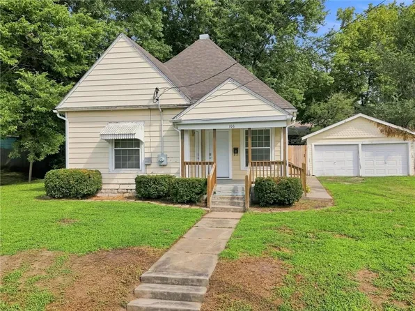 106 Grandview St, Richmond, MO 64085