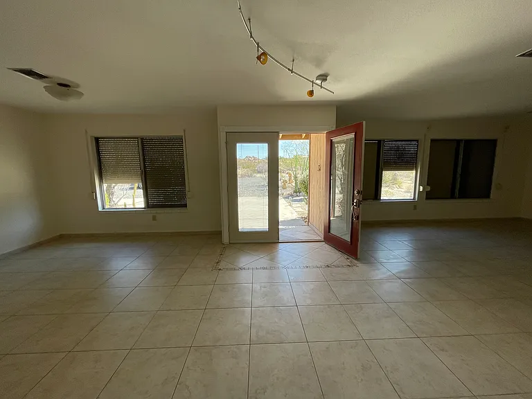 8526 Old Vine Rd — Photo 3