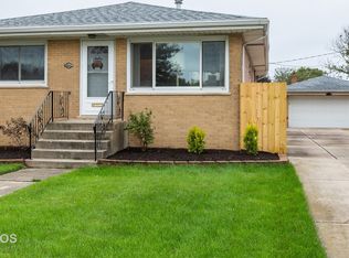 10354 Barnard Dr, Chicago Ridge, IL 60415