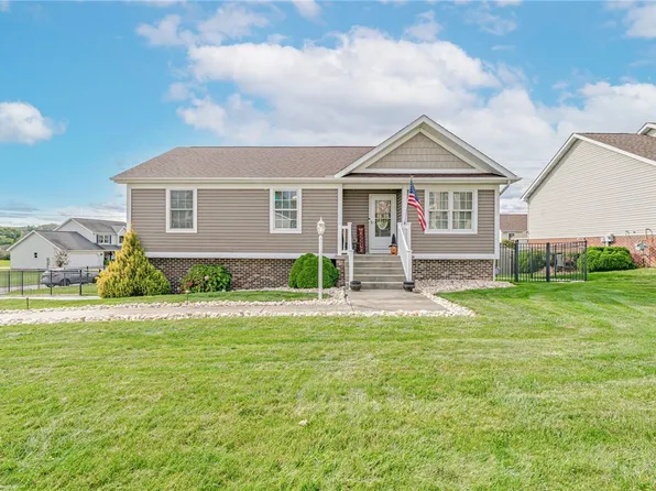 105 Camilla Cir, Mount Pleasant, PA 15666