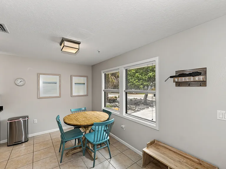 2475 Alameda Ave #B — Photo 4