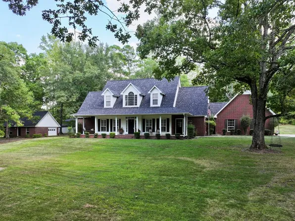 19 Hidden Valley Rd, Texarkana, TX 75501