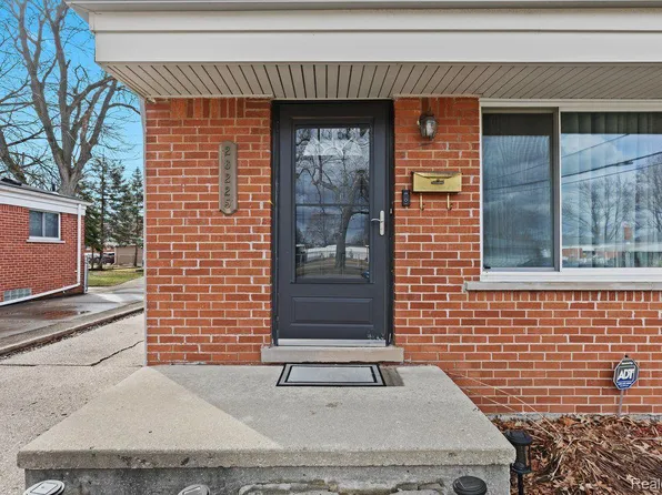 28225 Alden St, Madison Heights, MI 48071