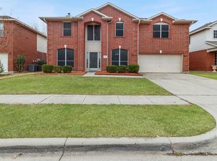 6908 Snowy Owl St, Arlington, TX 76002
