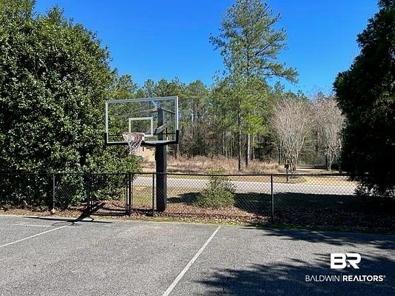 5th image of 33362 Holbrook Ln